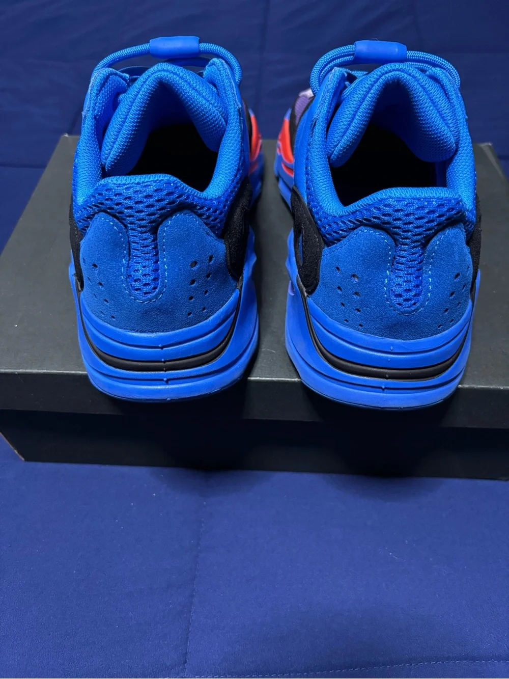 Adidas Yeezy Boost 700 Hi Res Blue 2022 Size 9